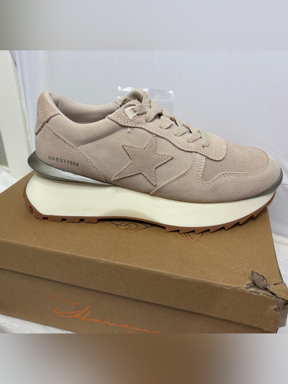Vintage Havana Women's Star Suede Sneaker in Stone - Picture 1 of 3
